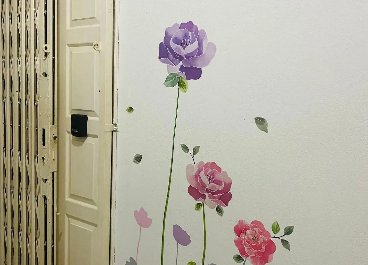 Cozy & Convenient Apt With 2 Bedrooms Next To Dist 1 호치민 0*,  베트남