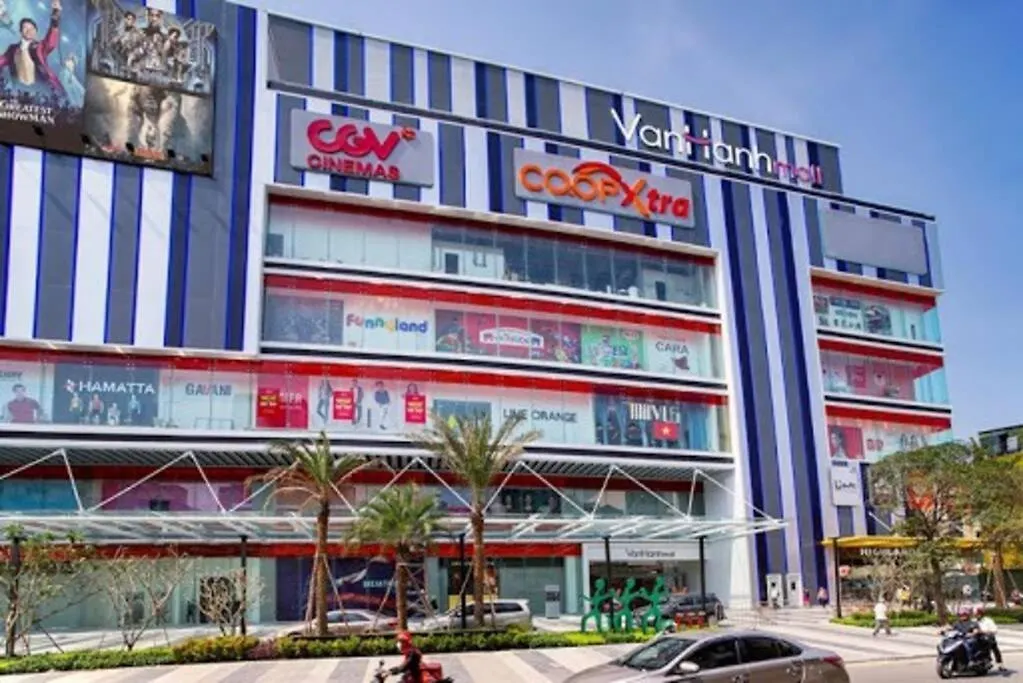 Cozy & Convenient Apt With 2 Bedrooms Next To Dist 1 Ho Chi Minh City Apartment