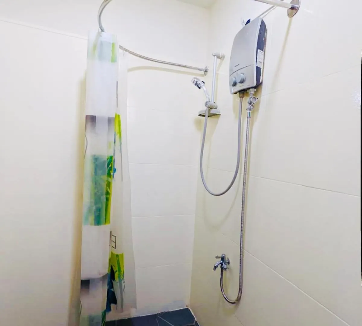 Apartment Cozy & Convenient Apt With 2 Bedrooms Next To Dist 1 Ho Chi Minh City