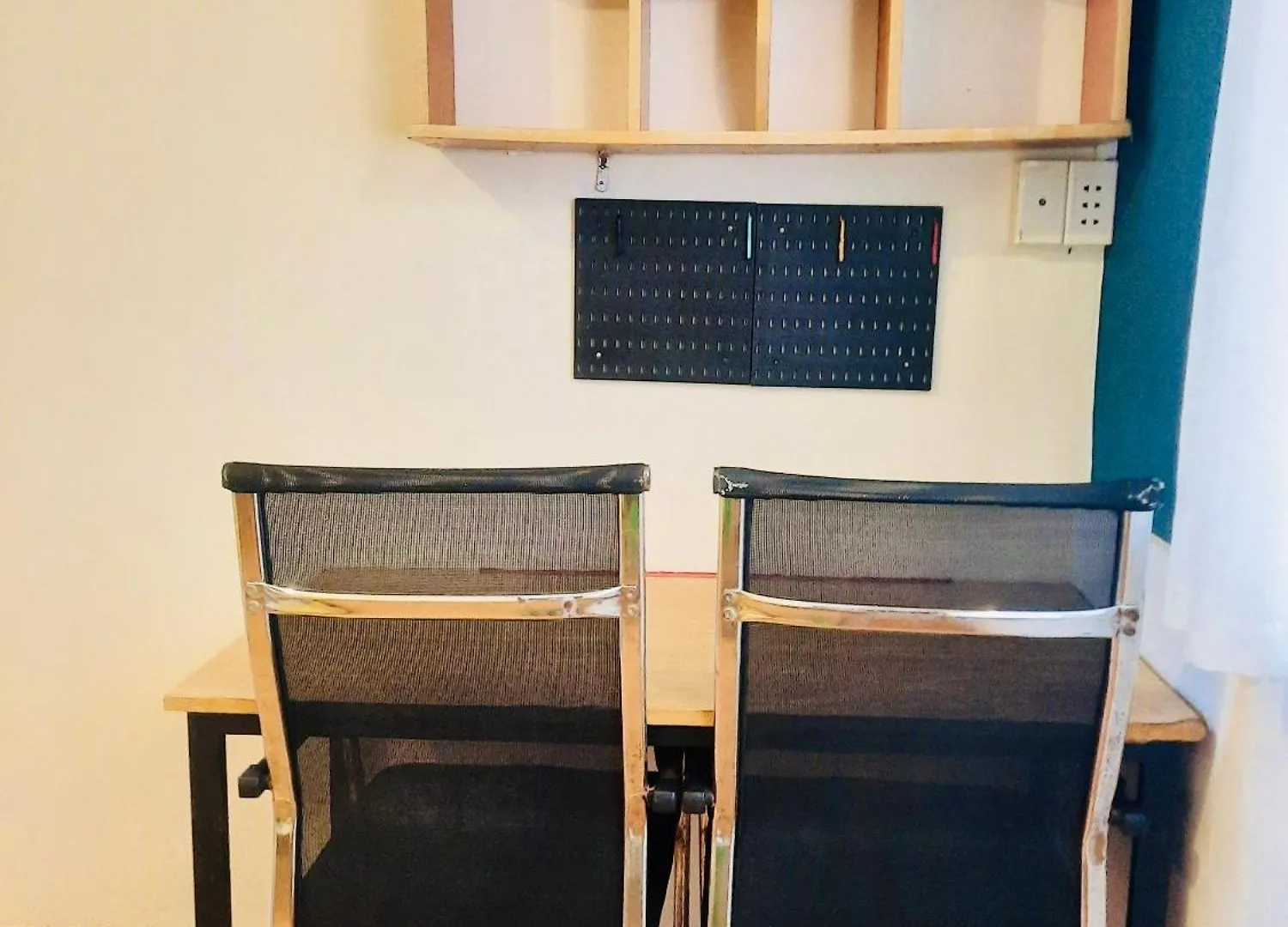 Cozy & Convenient Apt With 2 Bedrooms Next To Dist 1 Ho Chi Minh City Apartment